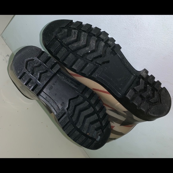 Burberry Rain Boots  Size 36 - Picture 4 of 8